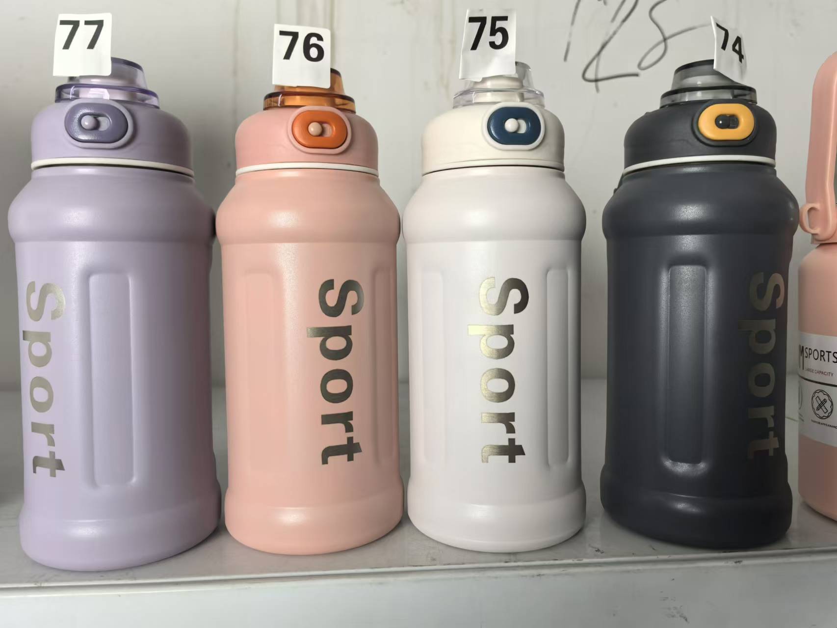 品牌保温杯塑料杯库存处理