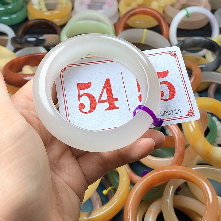 未镶嵌石英质玉（黄龙玉）手镯