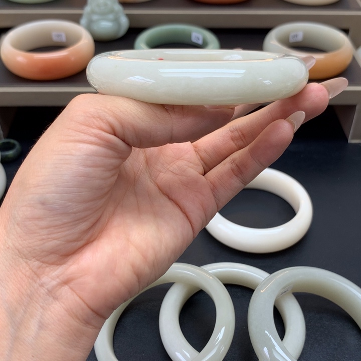 石英质玉手镯未镶嵌杨**险66.5