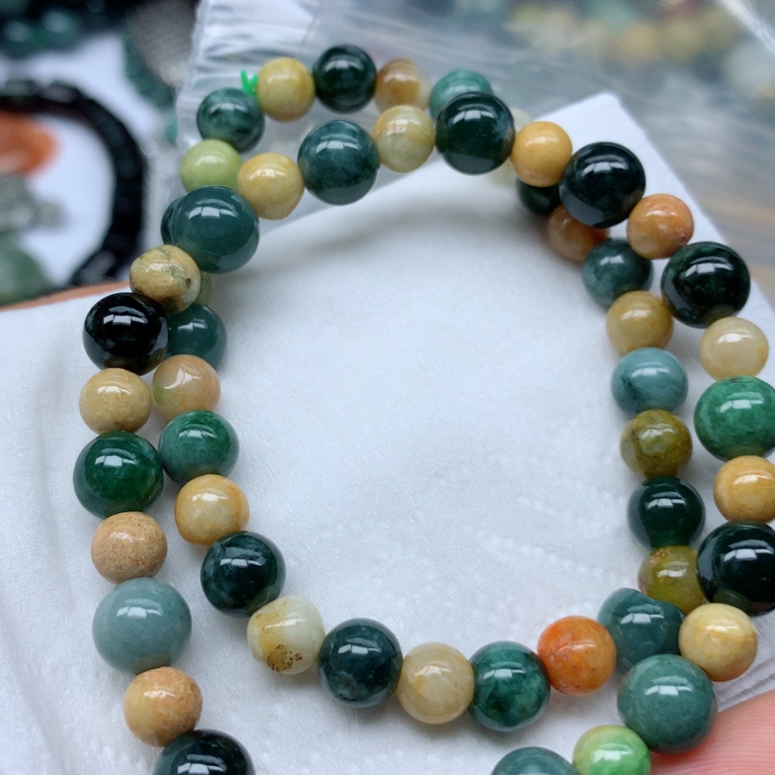 翡翠颈饰未镶嵌手串