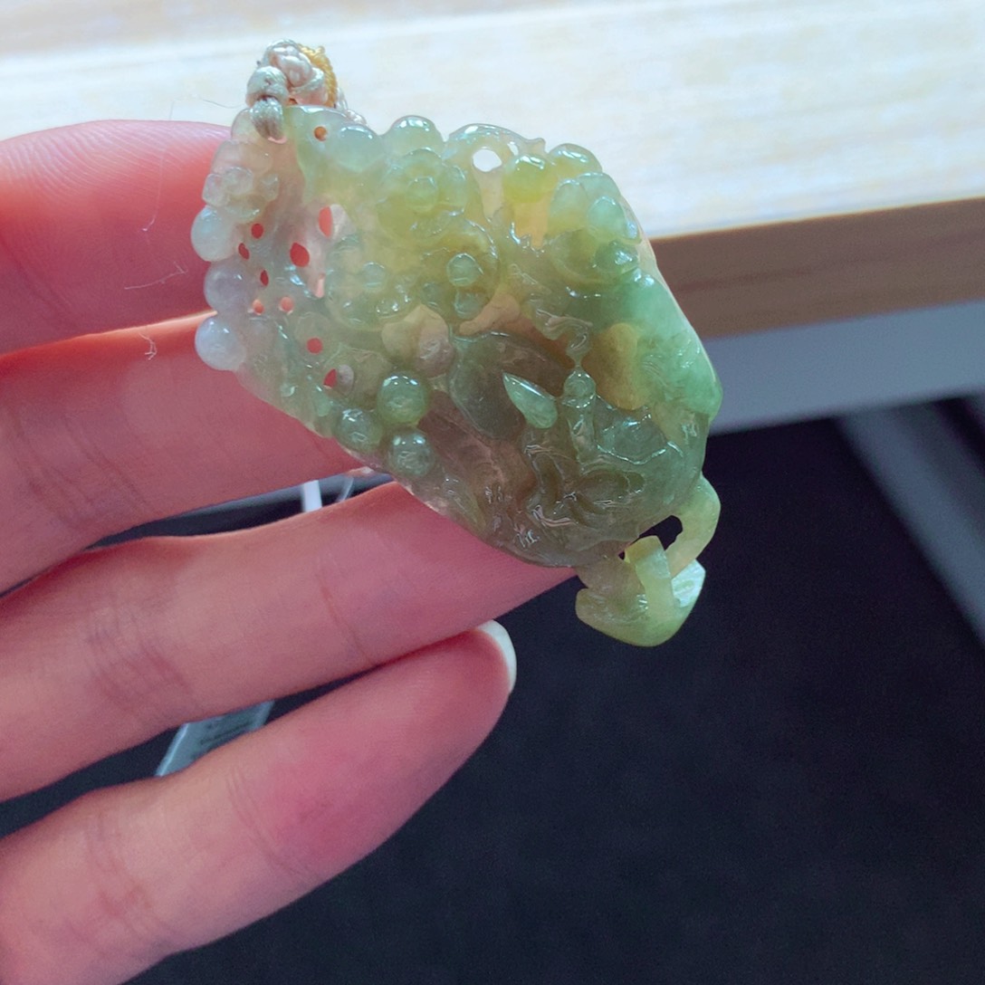 翡翠未镶嵌颈饰吊坠