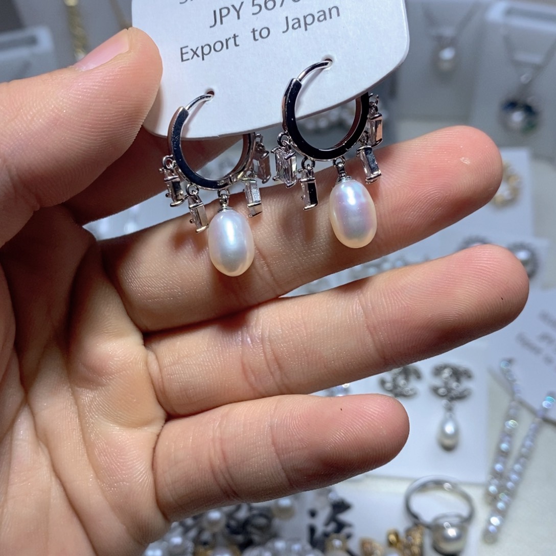淡水珍珠银S925镶嵌耳饰