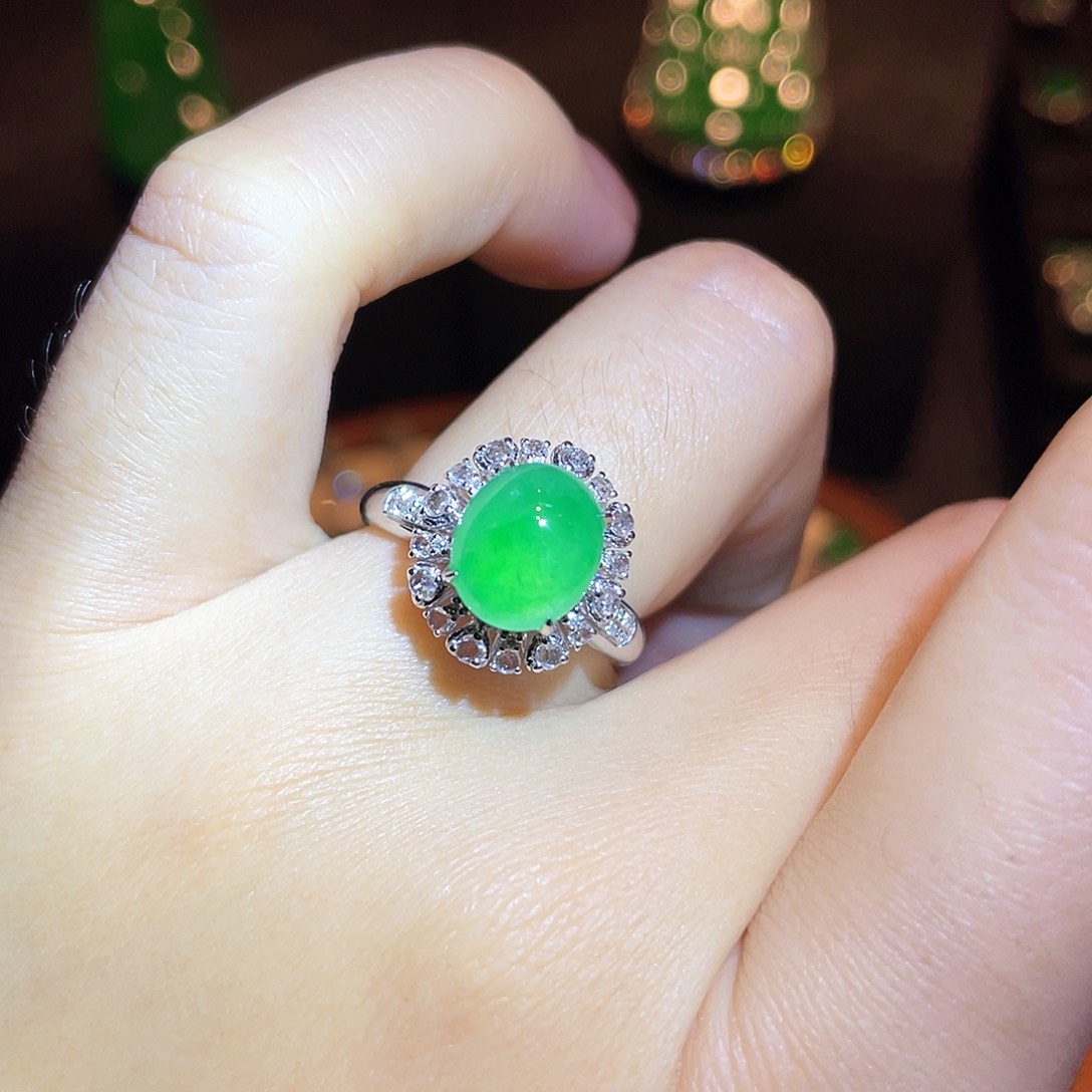 翡翠戒指18K金镶嵌蛋面戒指