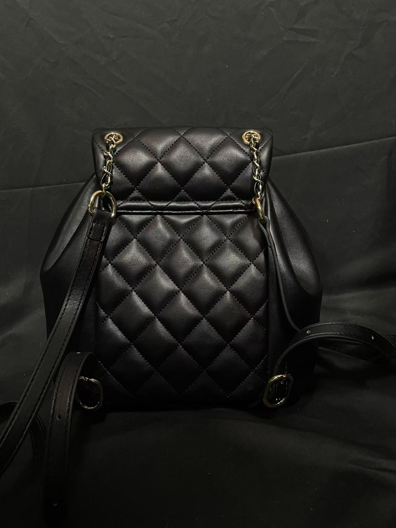 LQ-WITH-QUEEN真皮女包双肩小书包黑色