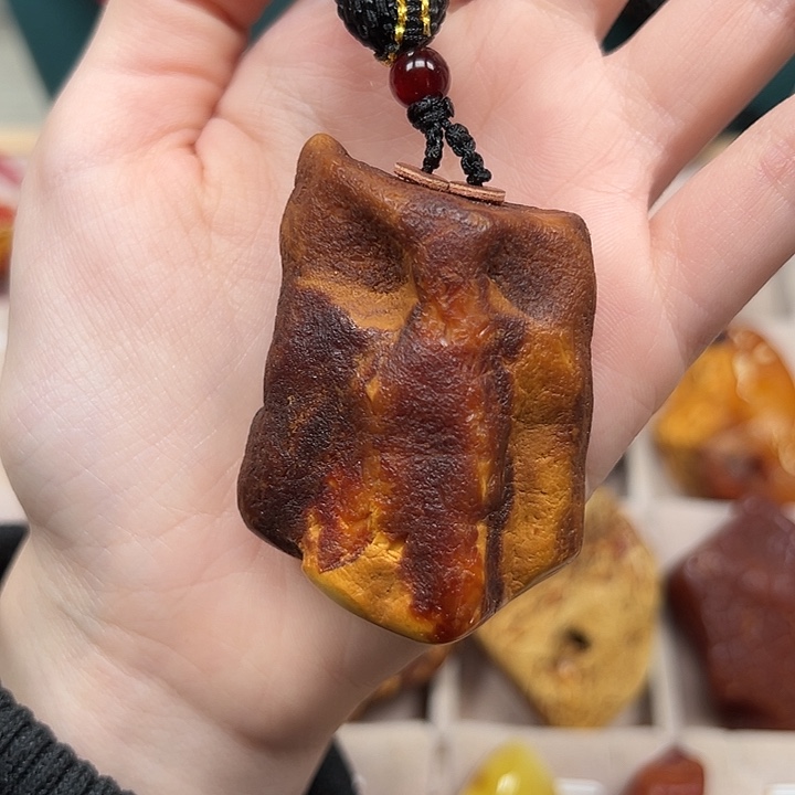 琥珀珠宝奇石未镶嵌