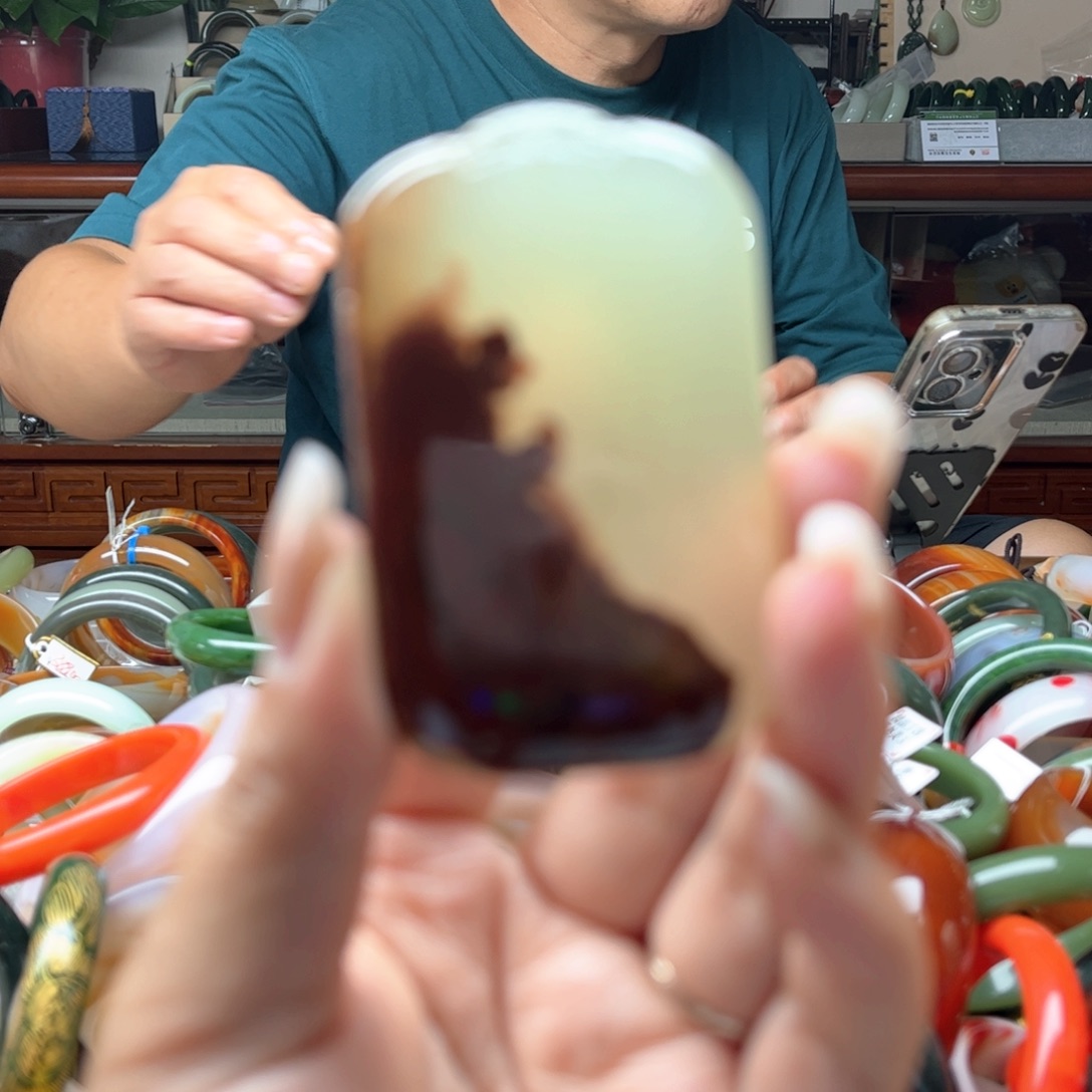 未镶嵌蛇纹石玉颈饰