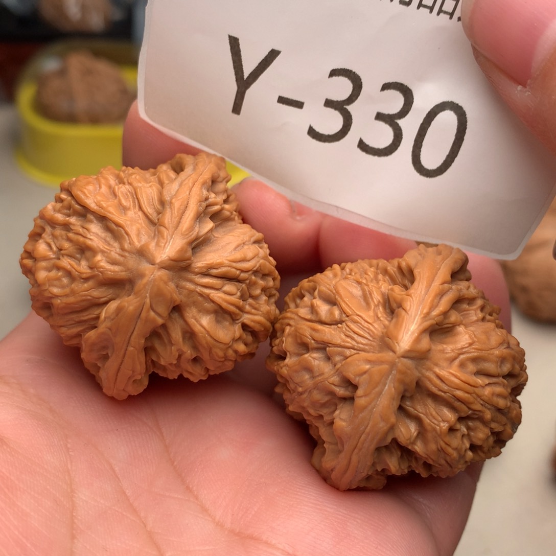 文玩核桃把件40南疆石…………….