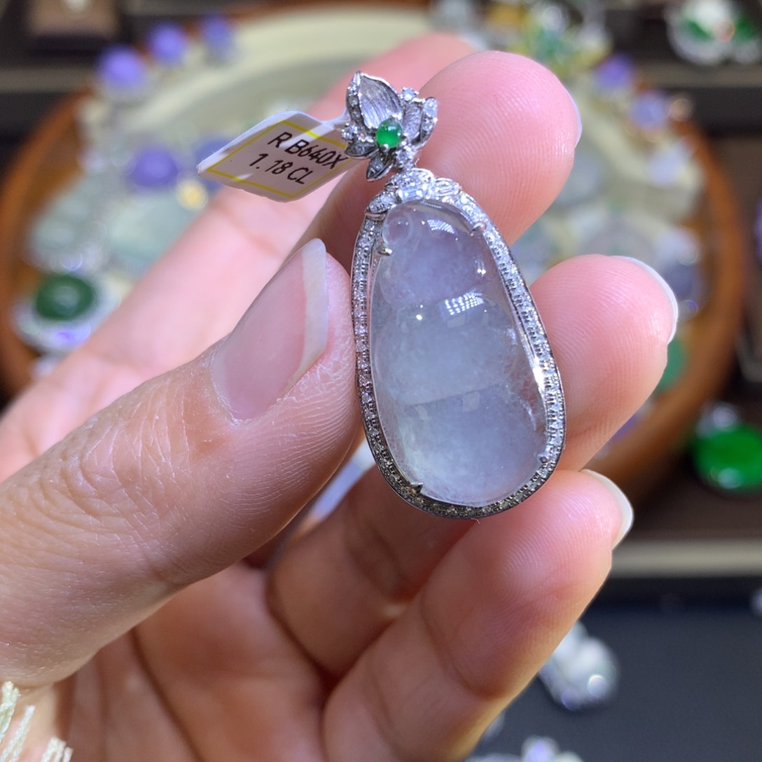 翡翠戒指18K金镶嵌翡翠