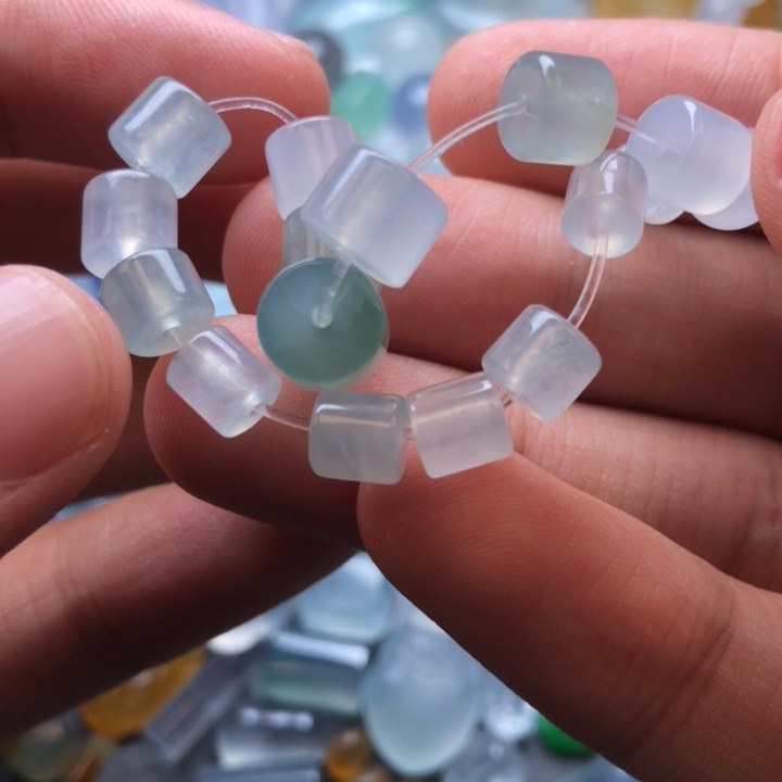 定制翡翠未镶嵌挂件