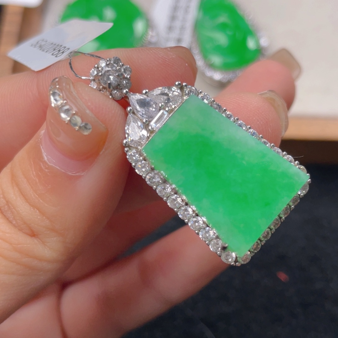 翡翠颈饰银S925镶嵌b h h h j