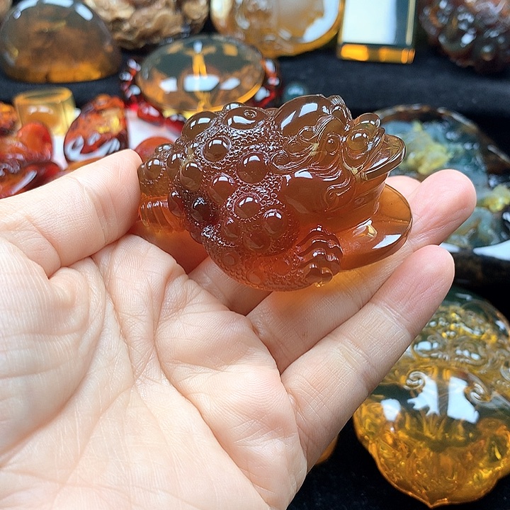 我***你琥珀未镶嵌裸石三角蟾