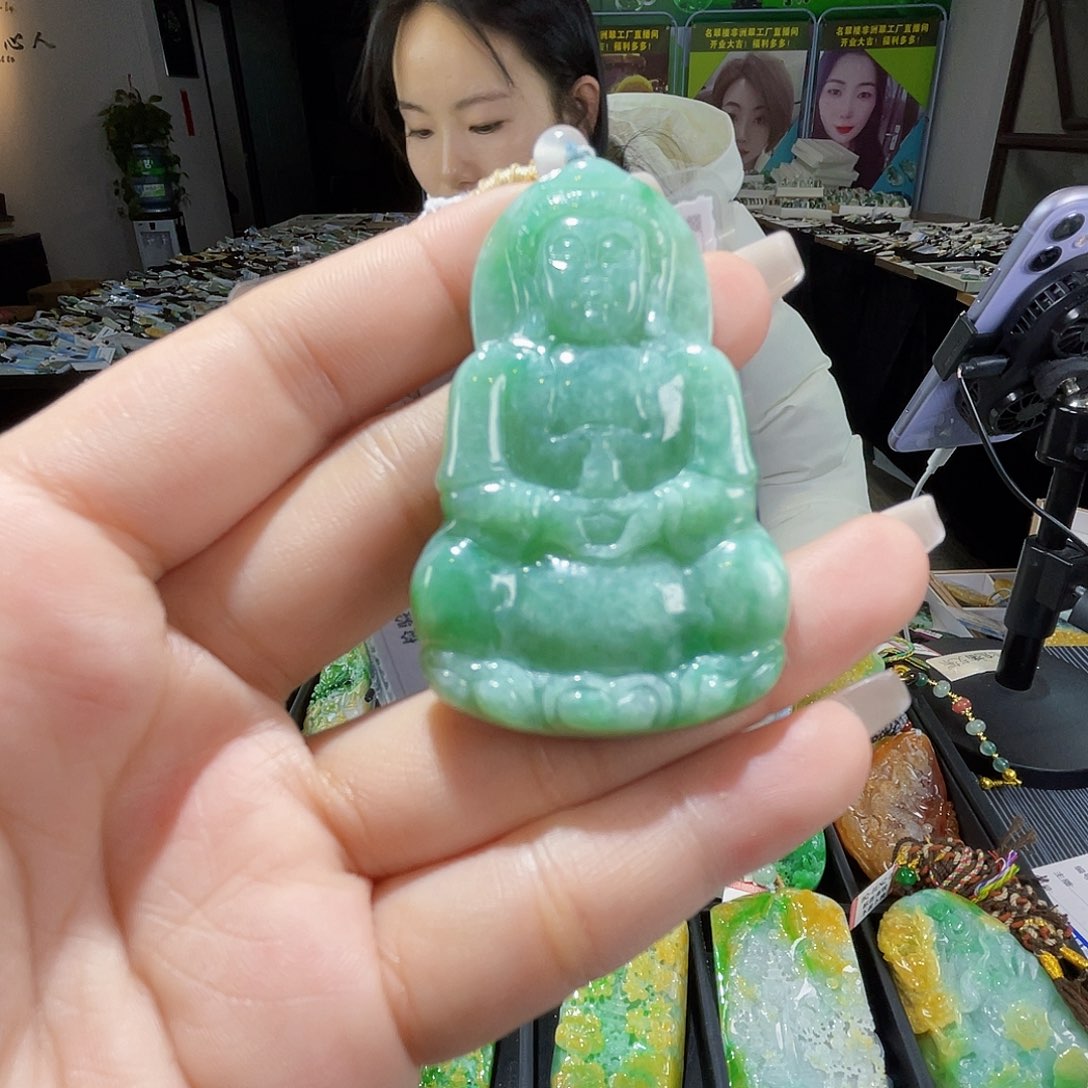 颈饰未镶嵌翡翠一
