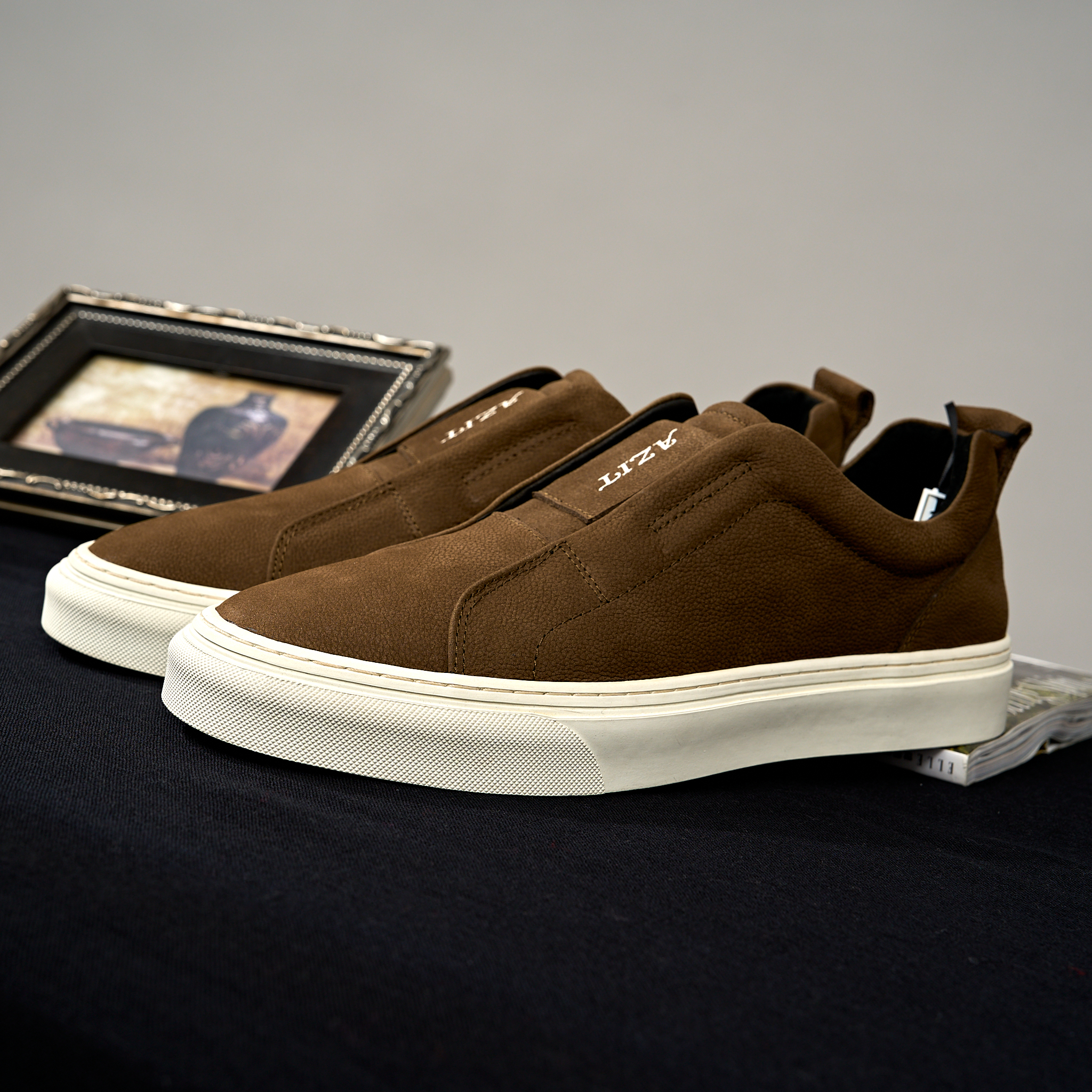 【AZ】032-A2-90HD002经典休闲卡其色软底磨砂牛皮革鞋子