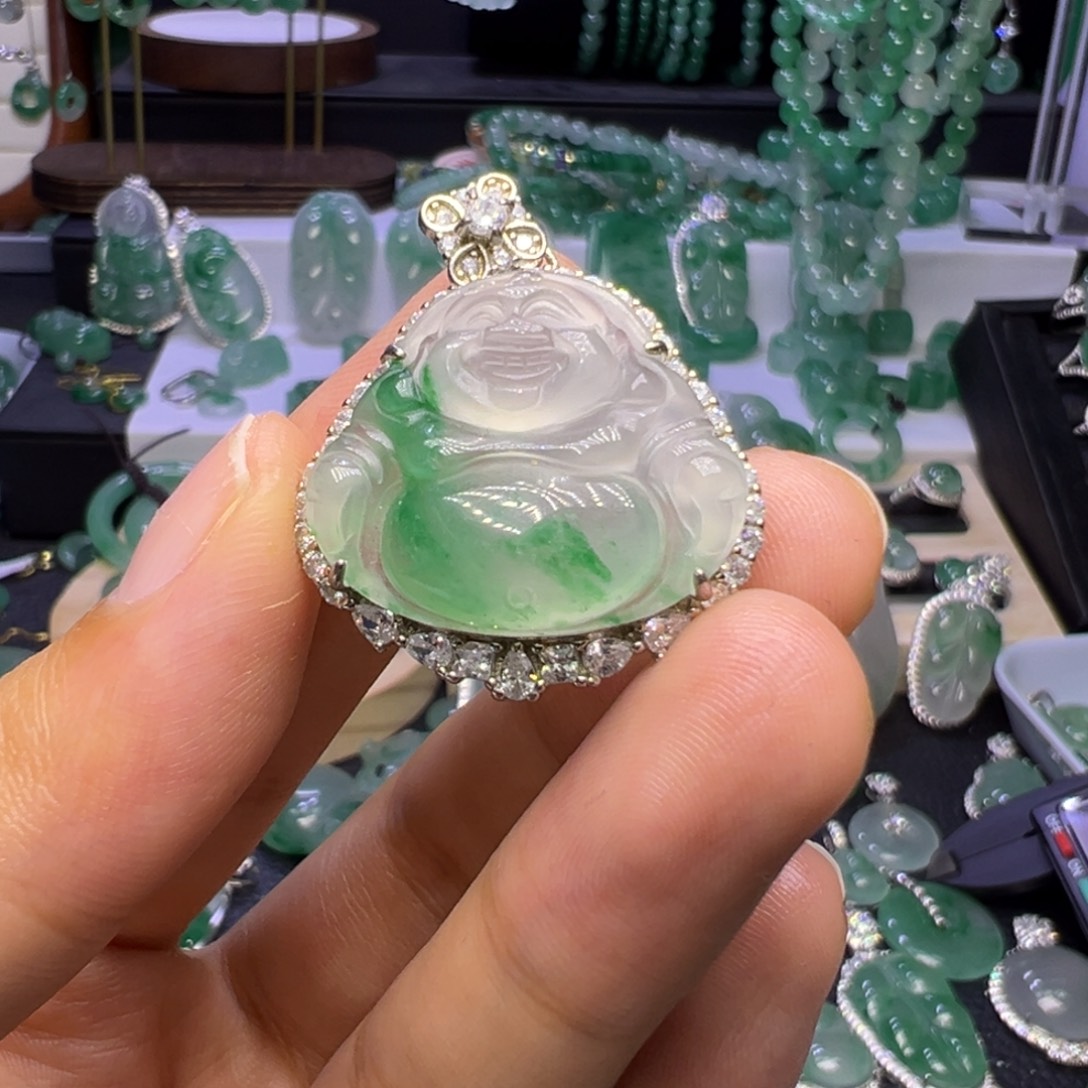 石英质玉未镶嵌颈饰
