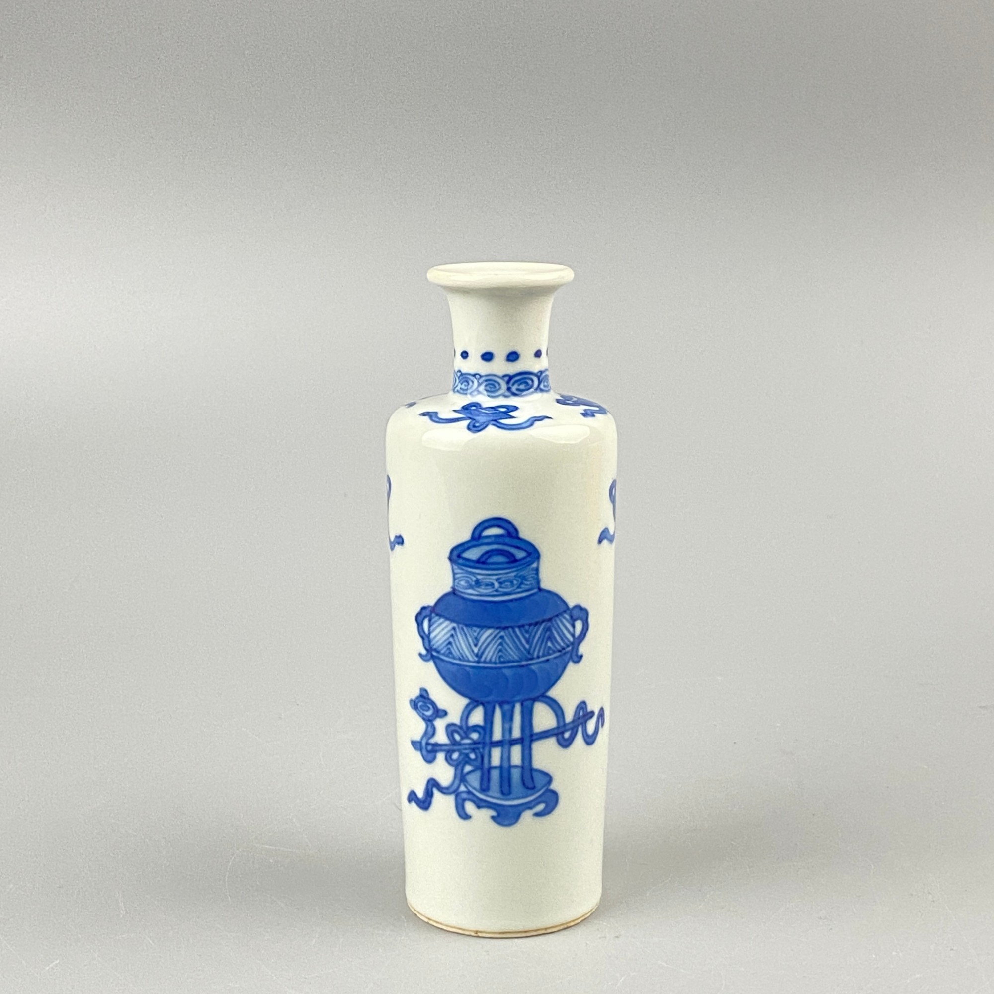 清康熙·青花博古纹棒槌瓶【古董拍卖】Y225LJ0224018