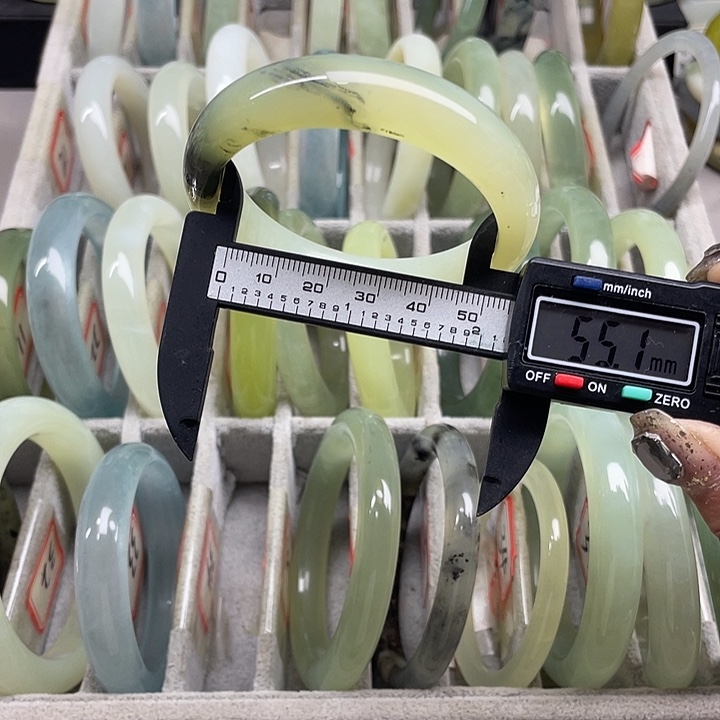 蛇纹石玉未镶嵌手镯37