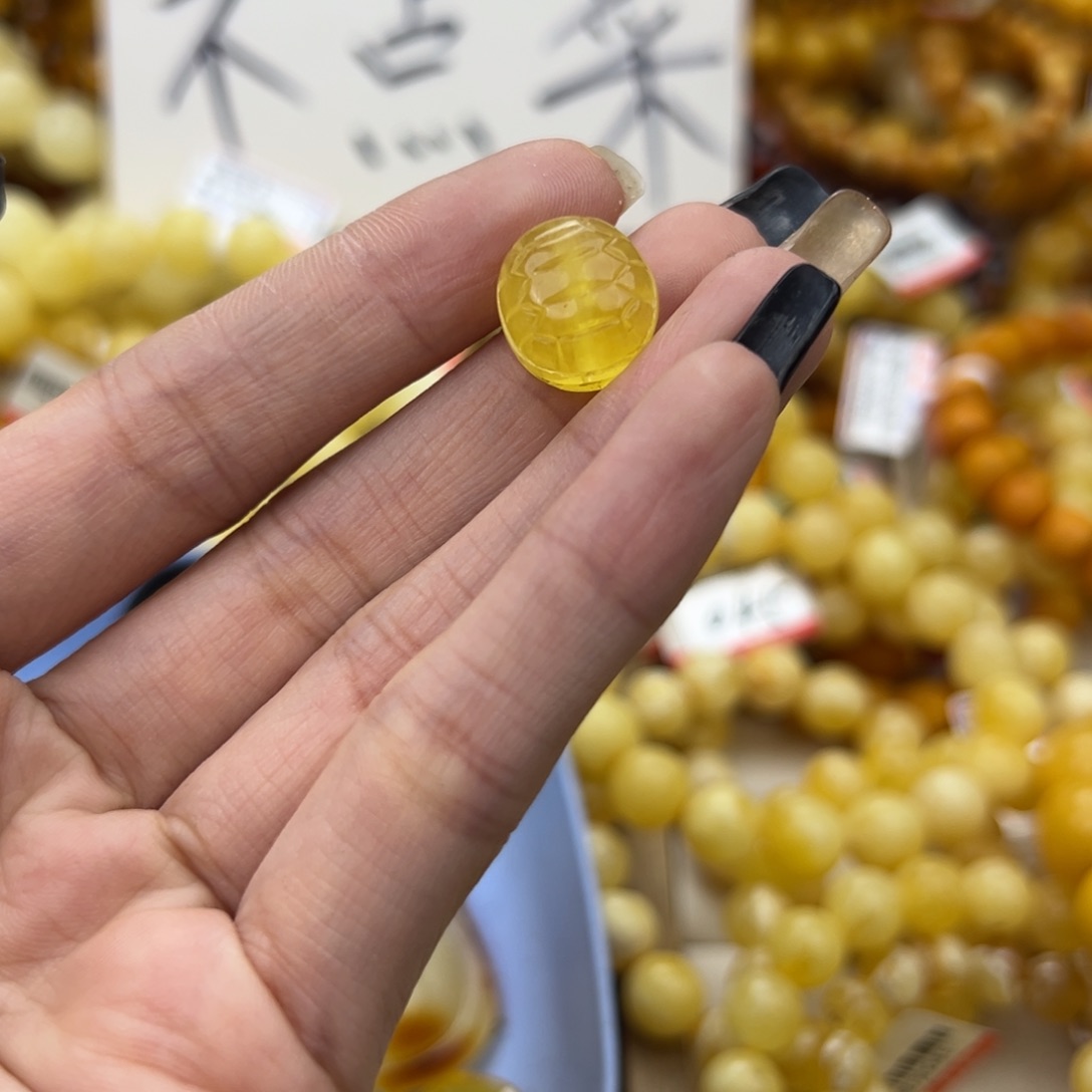 琥珀珠宝奇石未镶嵌