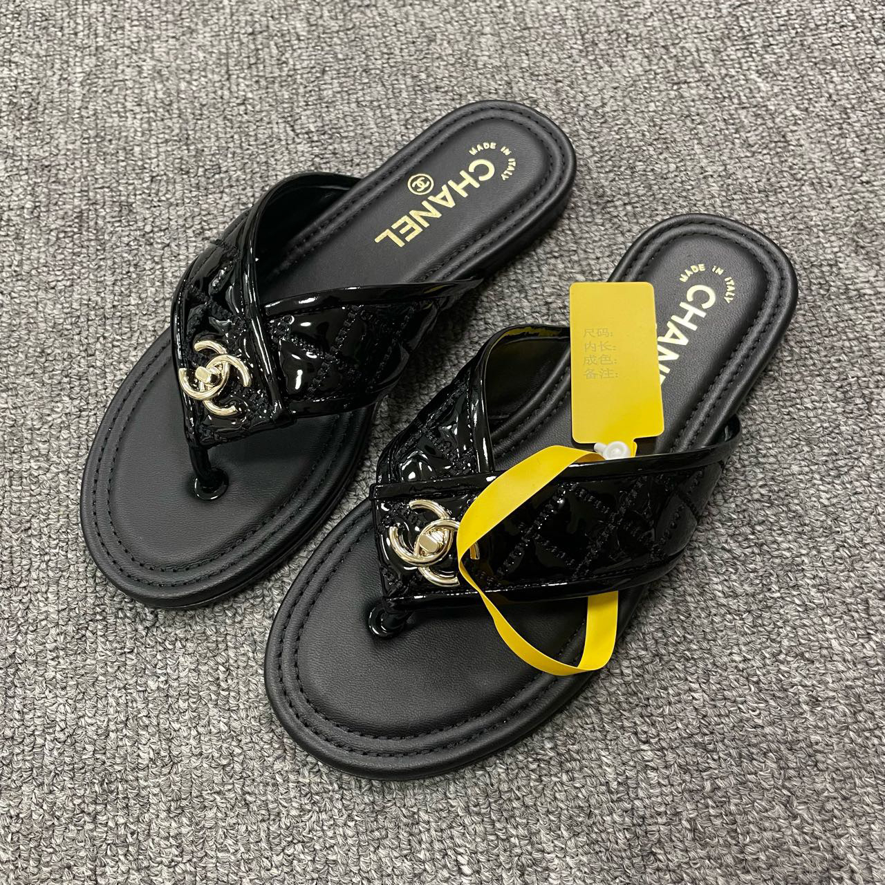 99新 Chanel/香奈儿 （有盒） 露趾平底人字拖鞋 35.5码/5739