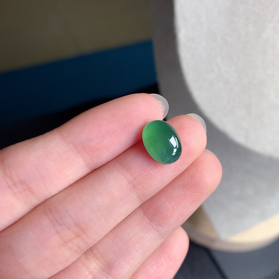 翡翠散珠缅甸天然A货翡翠阳绿蛋面