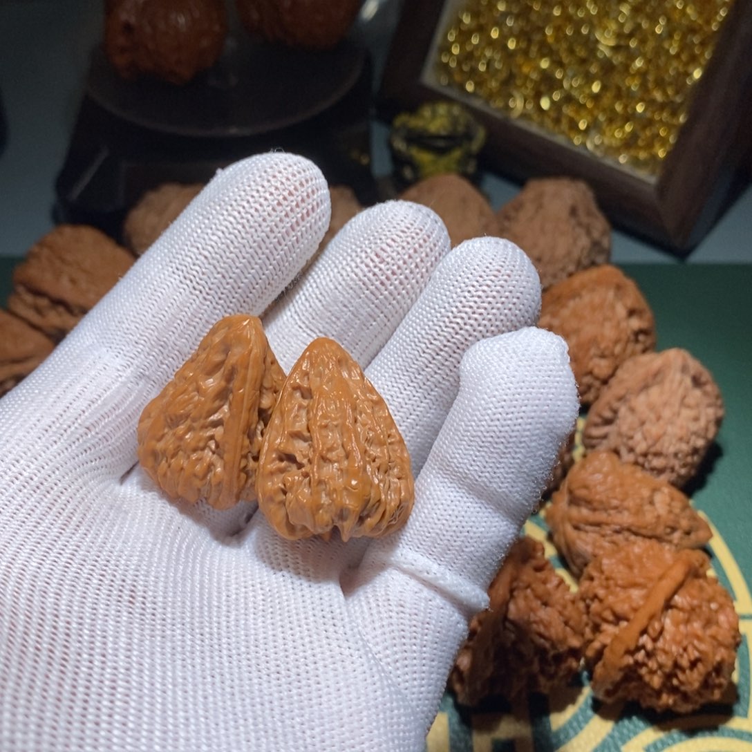 烟***雨文玩核桃吊坠塔尖