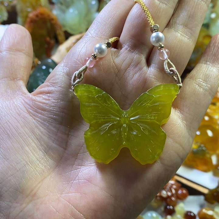 蛇纹石玉未镶嵌颈饰