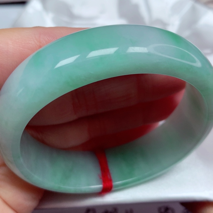 【闪购商品】翡翠手镯（贵妃镯）未镶嵌冰糯果绿宽版贵妃手镯54圈1号