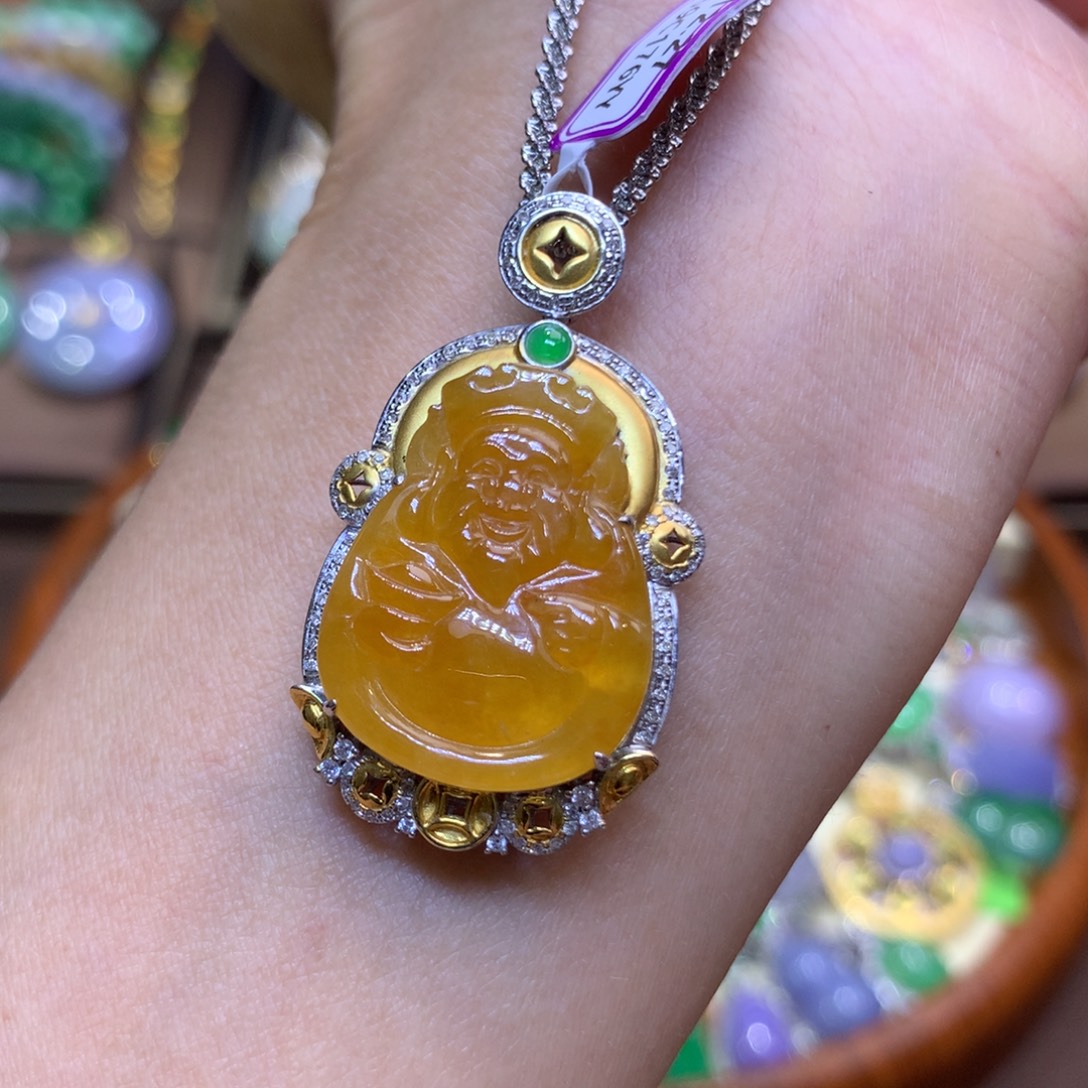 翡翠18K金镶嵌颈饰