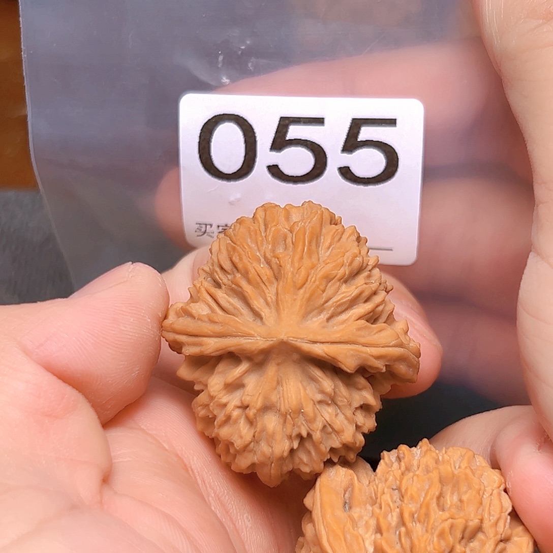 文玩核桃吊坠38黄冠