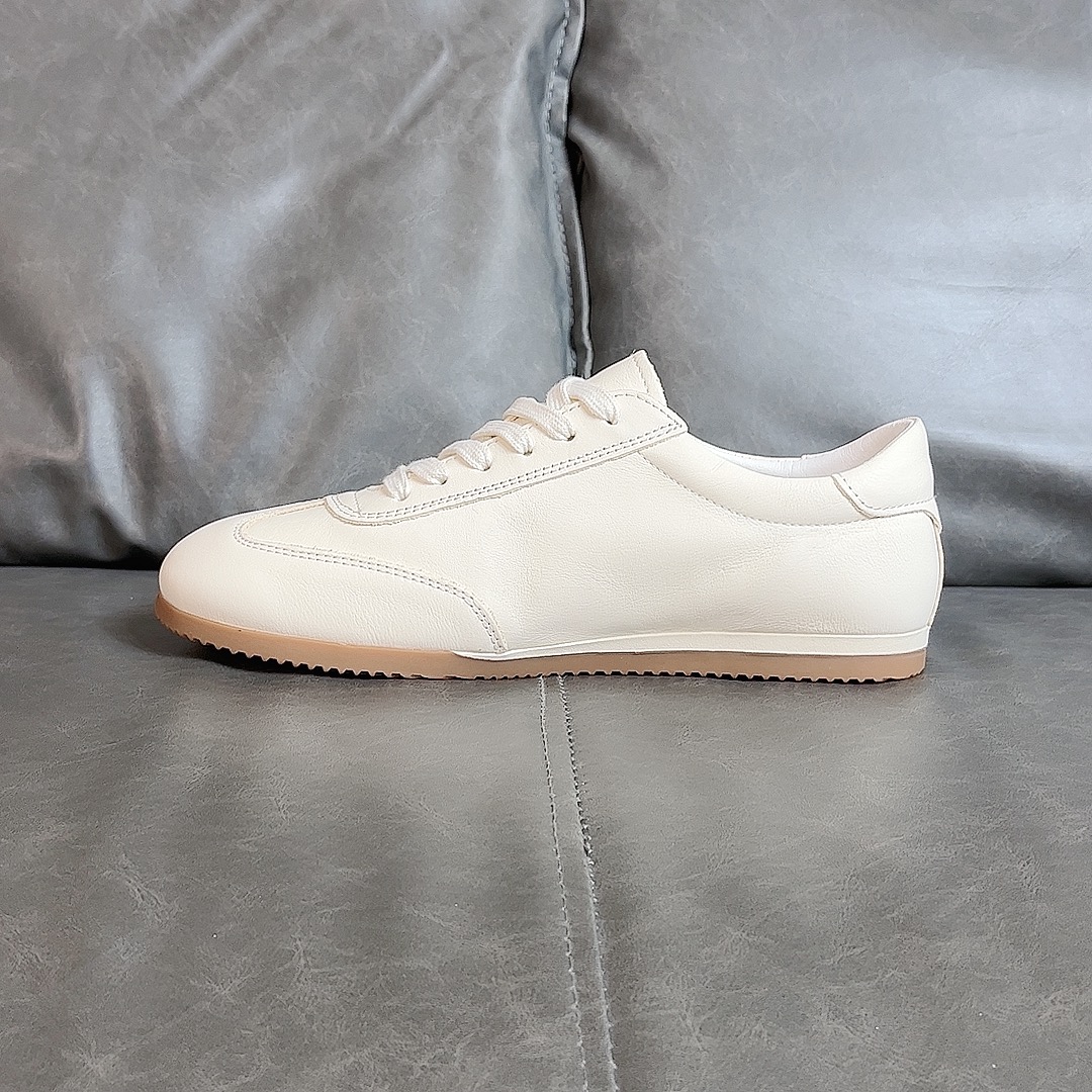 夏季新款头层牛皮德训小白鞋软底打孔透气时尚百搭平底潮鞋 88086