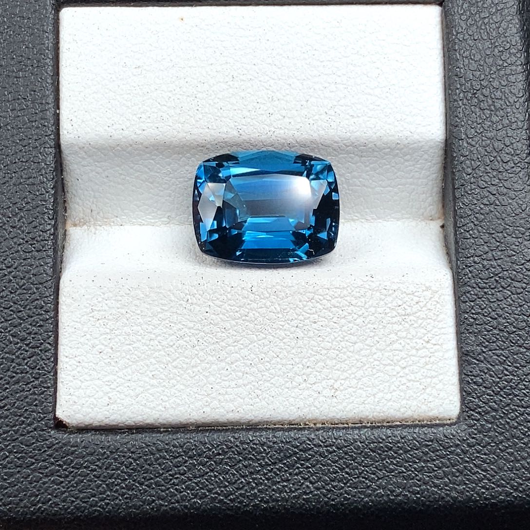 托帕石裸石8.36ct