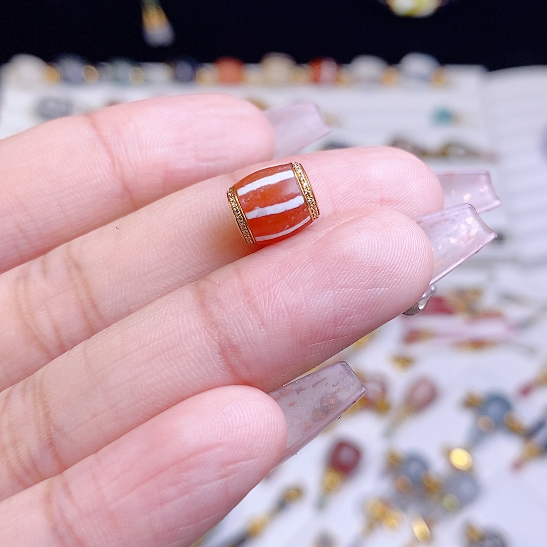 玛瑙/玉髓18K金镶嵌颈饰8.1x9.2