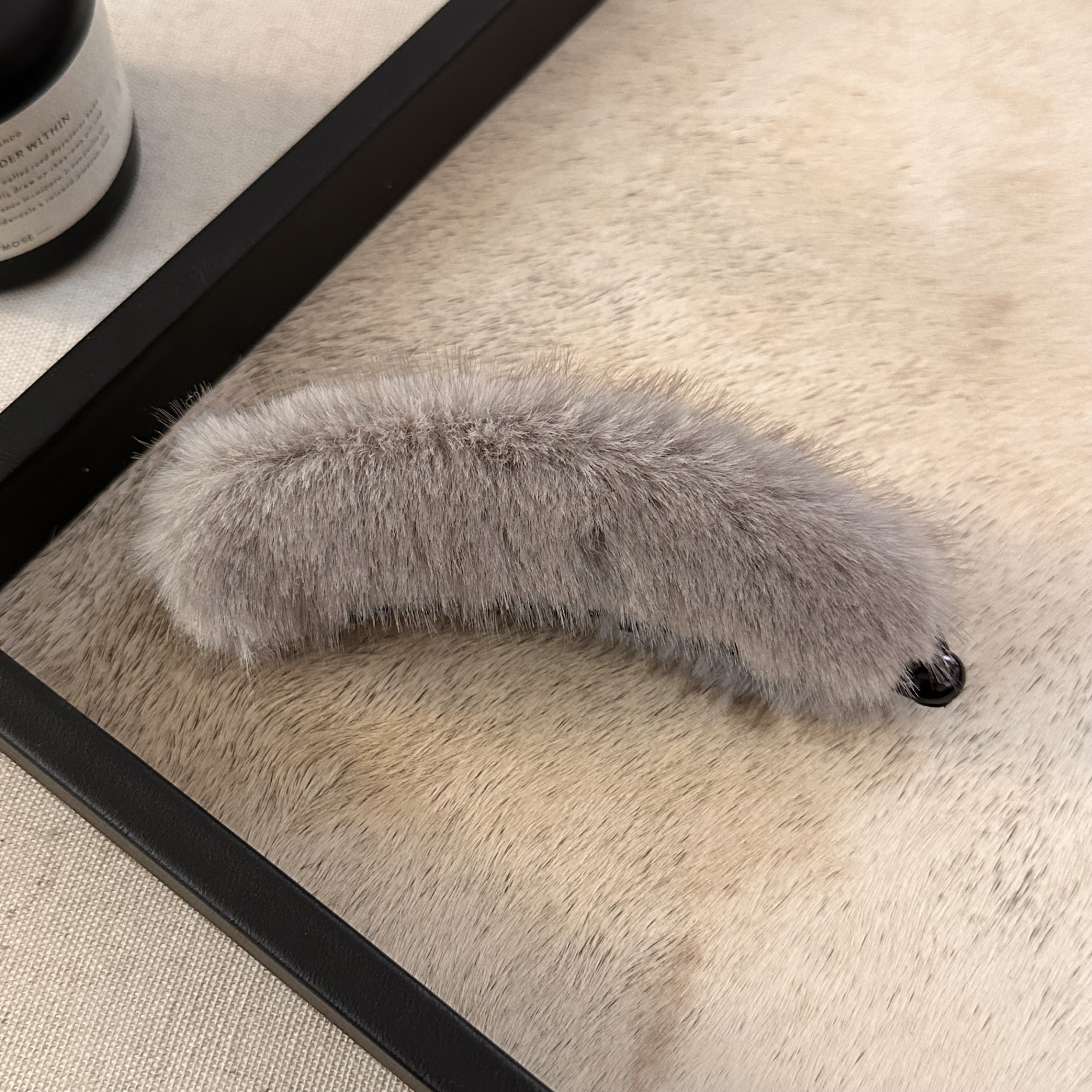 水貂毛毛绒香蕉夹秋冬纯色2025新款高端女发夹抓夹盘发发卡马尾夹