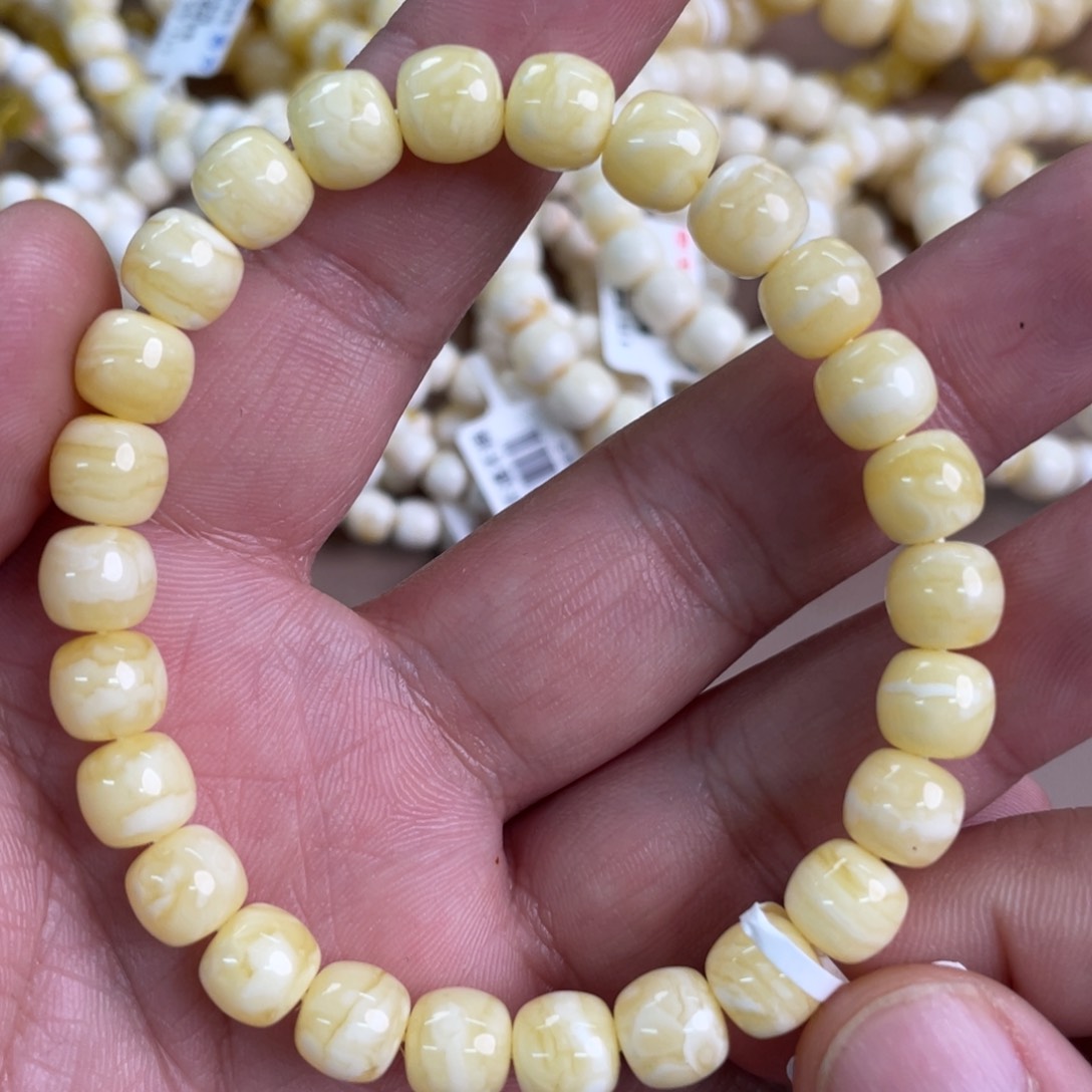 琥珀裸石未镶嵌04900000000