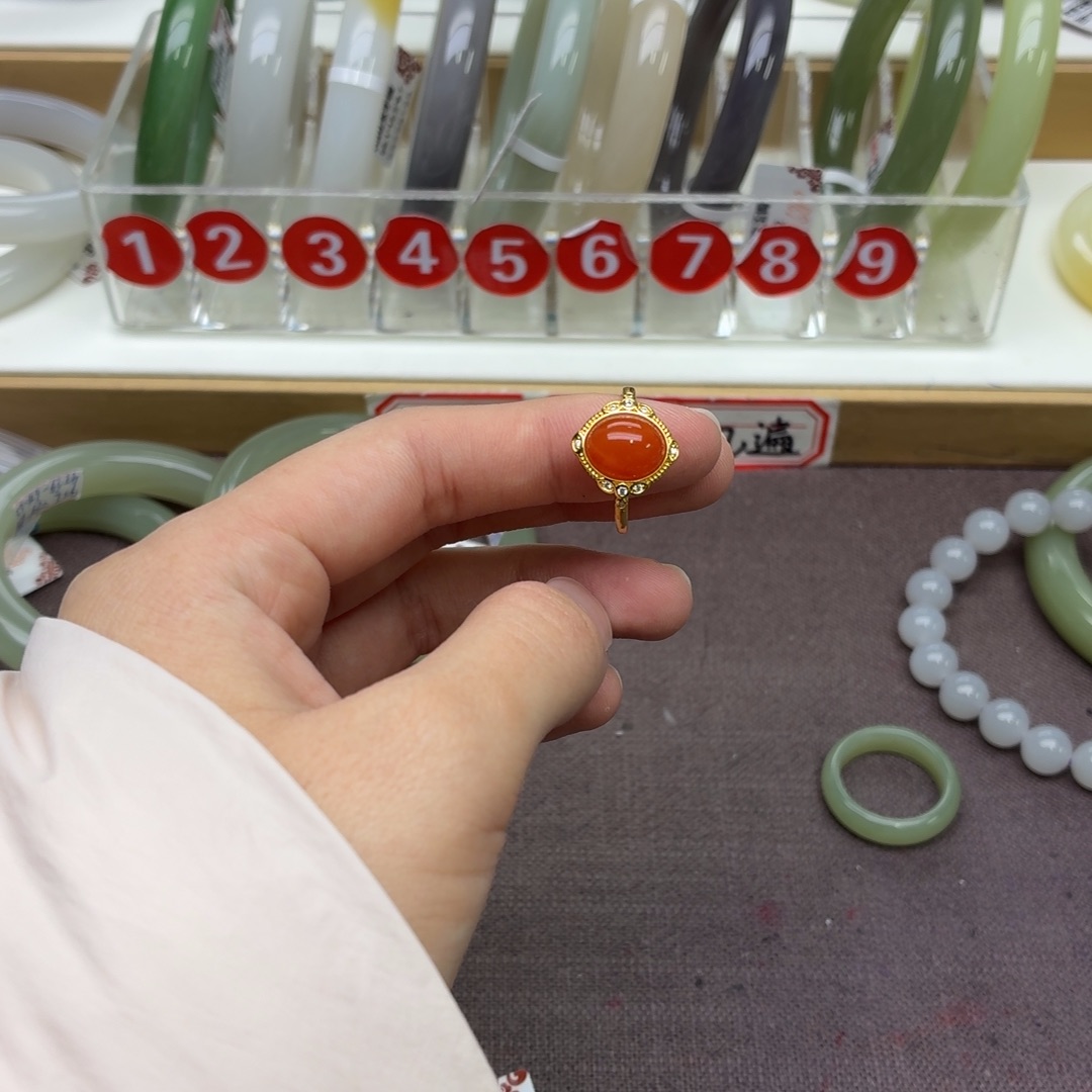 星***洋和田玉未镶嵌手镯