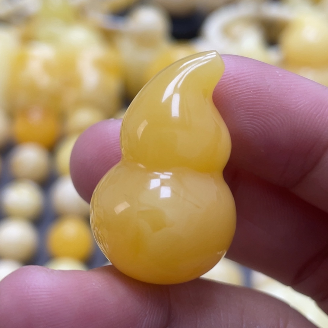 蜜蜡未镶嵌裸石31*19mm浓蜡 焦皮小葫芦