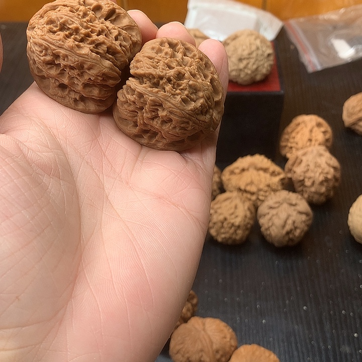 文玩核桃吊坠41南疆石黄尖