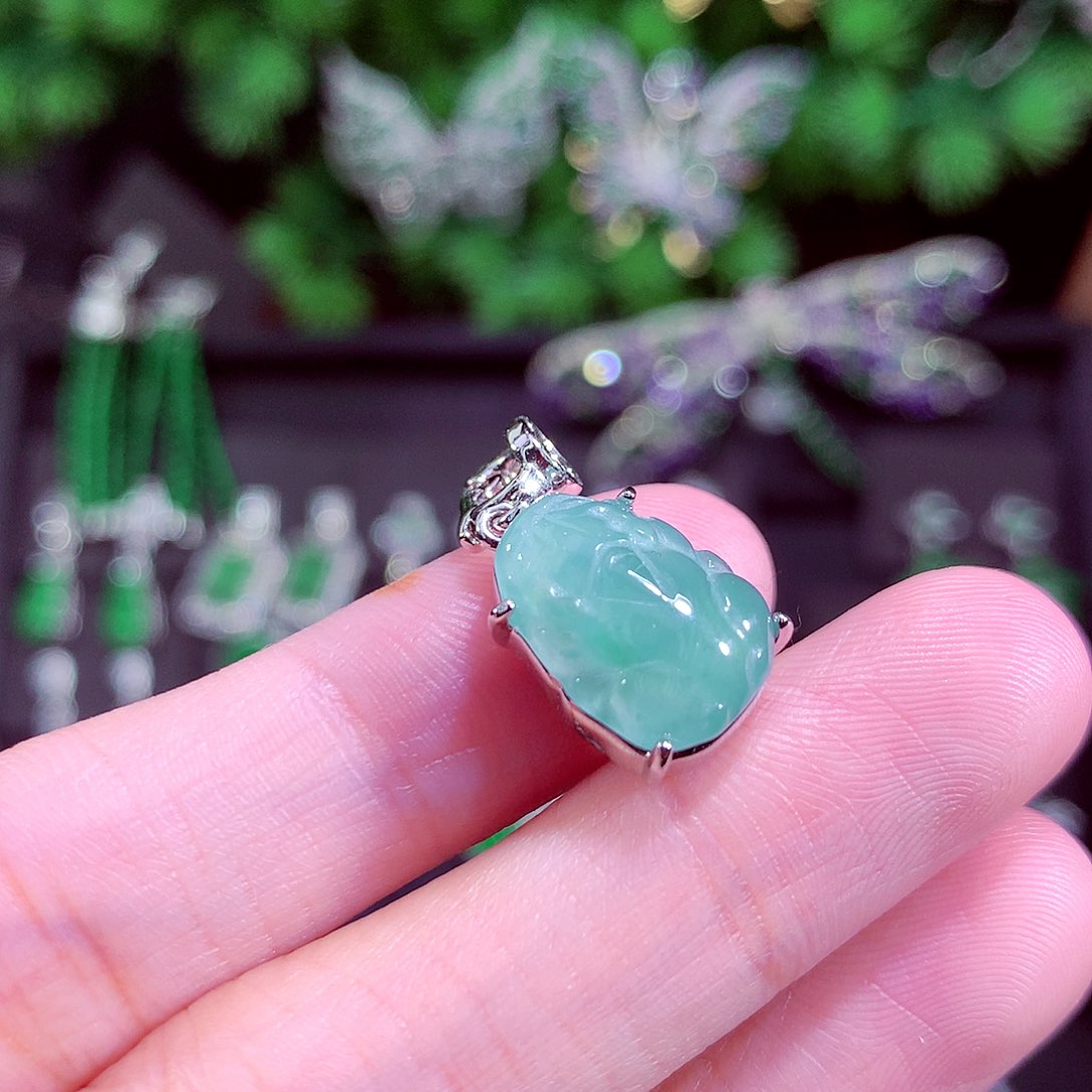 颈饰未镶嵌翡翠天然