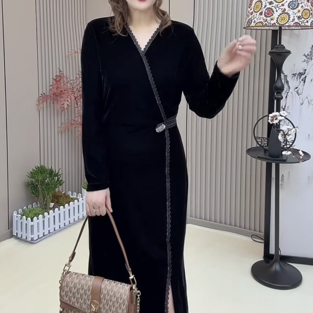 新中式丝绒盘扣V领长款遮肉显瘦时尚女士连衣裙气质长袖网红丝绒m