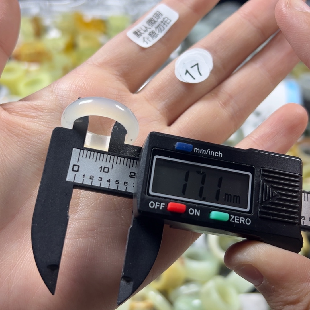 蛇纹石玉未镶嵌戒指