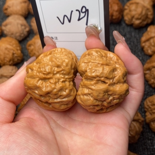 桃核吊坠闲**步我是第一百个