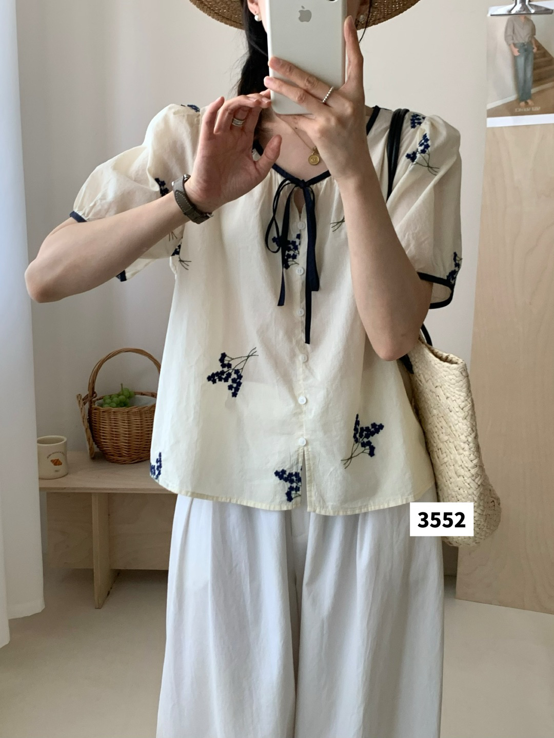 3552  夏季新款飘带设计刺绣上衣