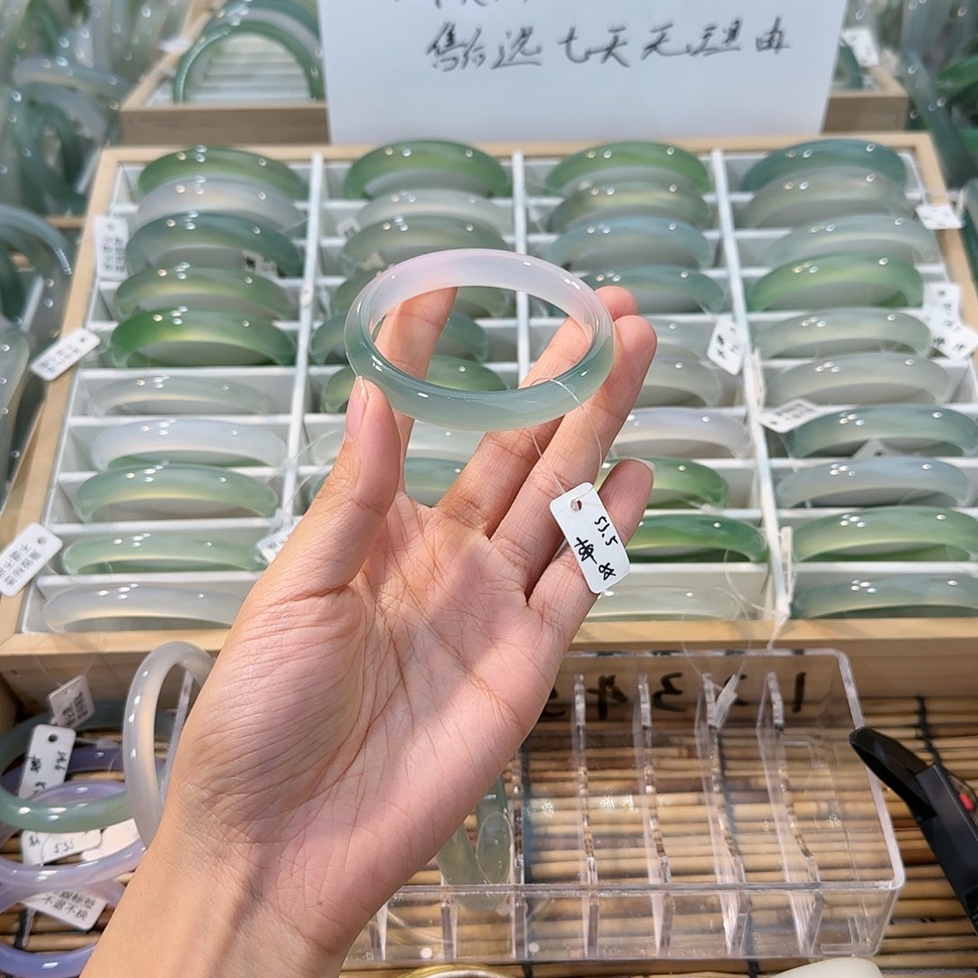 玛瑙/玉髓未镶嵌手镯圈口53.5