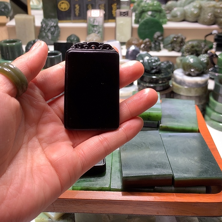 刀***梦和田玉未镶嵌珠宝半成品