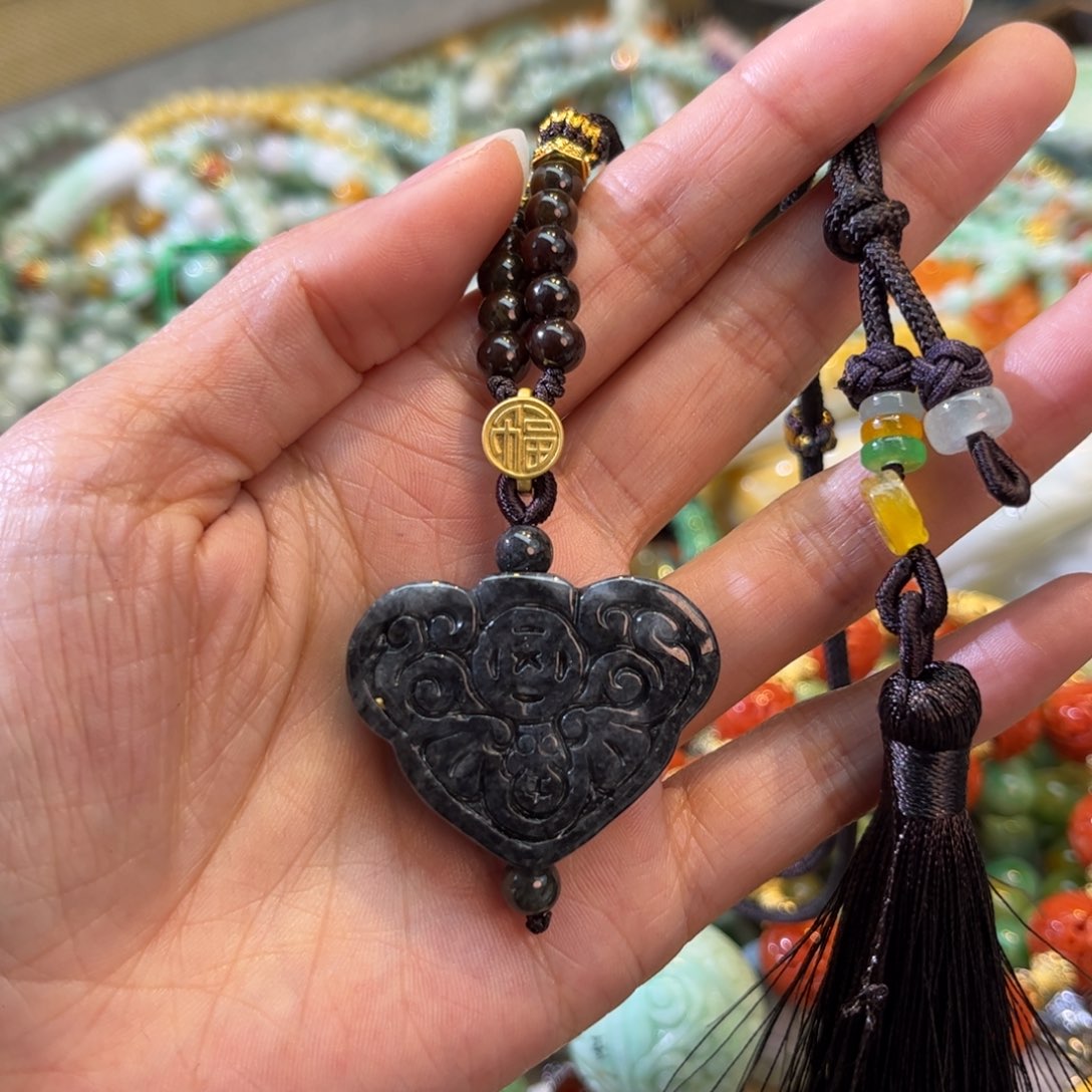 翡翠颈饰未镶嵌待编款