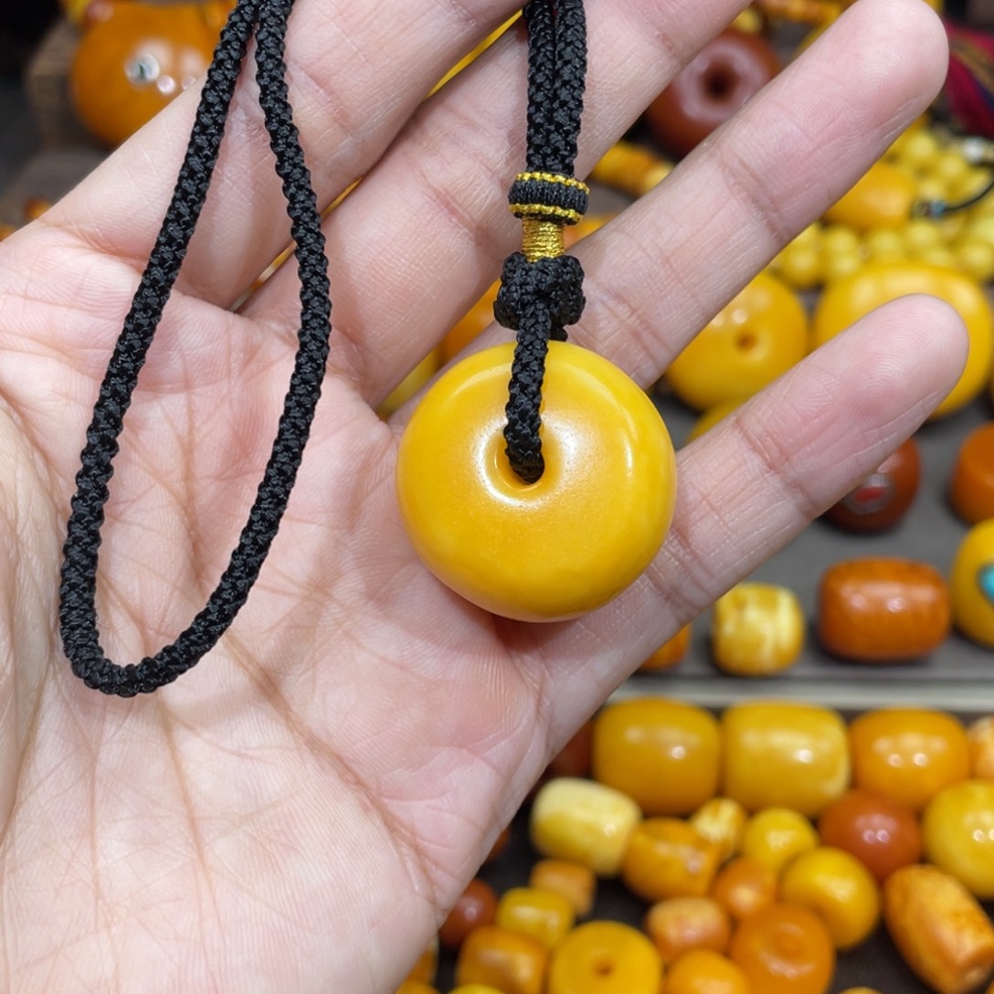 蜜蜡未镶嵌裸石马蹄28