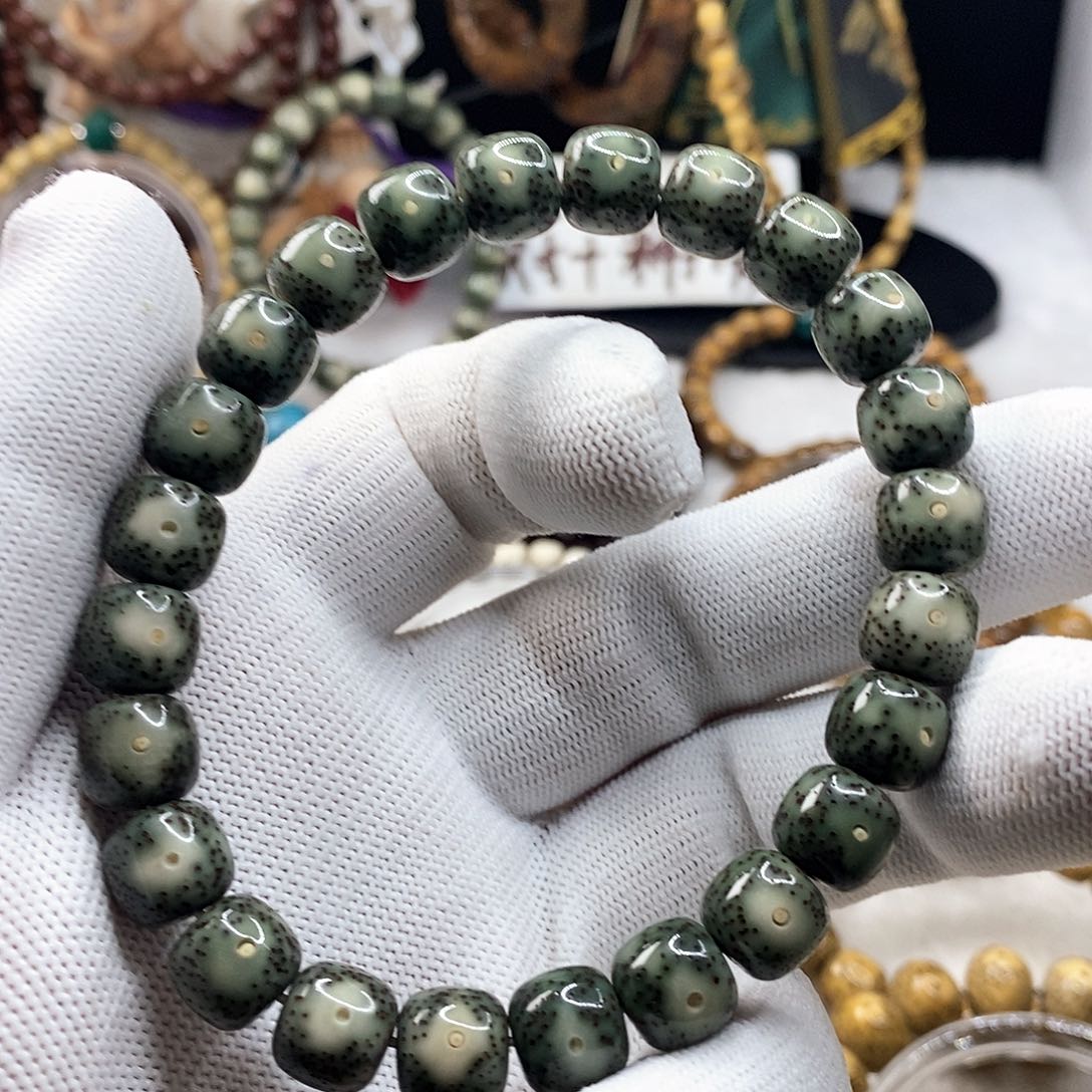 星月菩提手串喜**藏绿包白