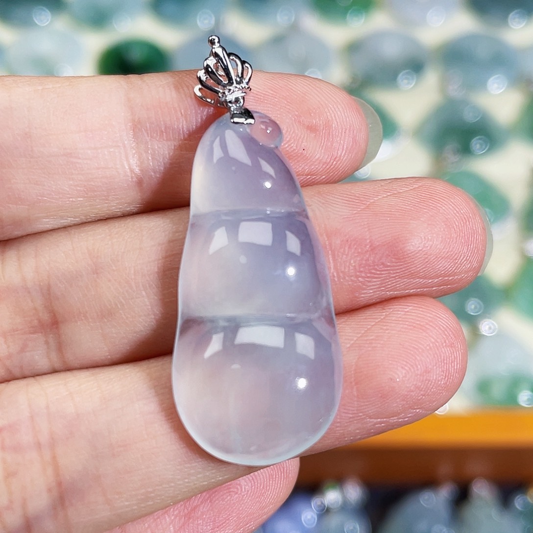 翡翠18K金镶嵌颈饰吊坠