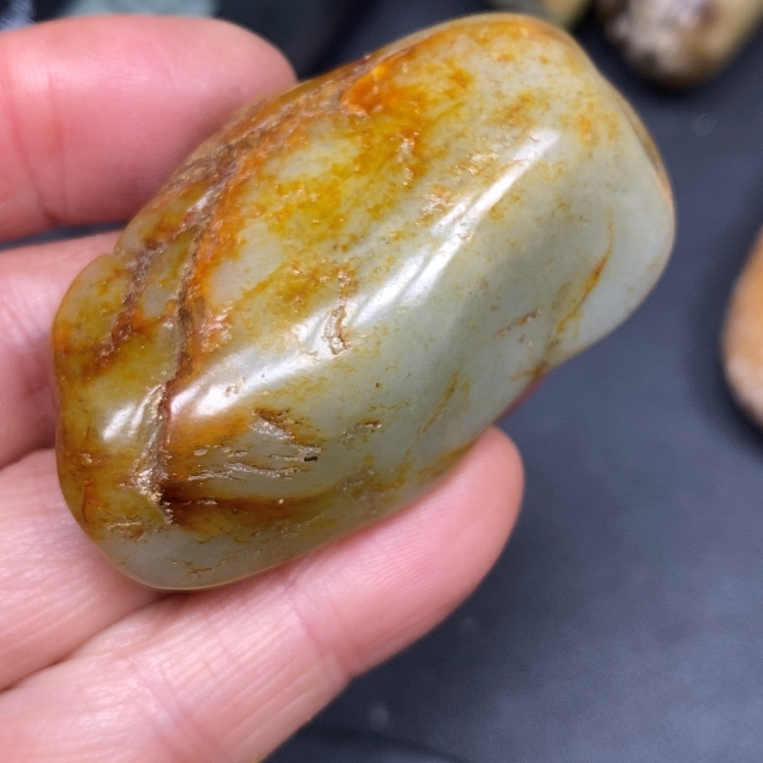 和田玉未镶嵌珠宝奇石