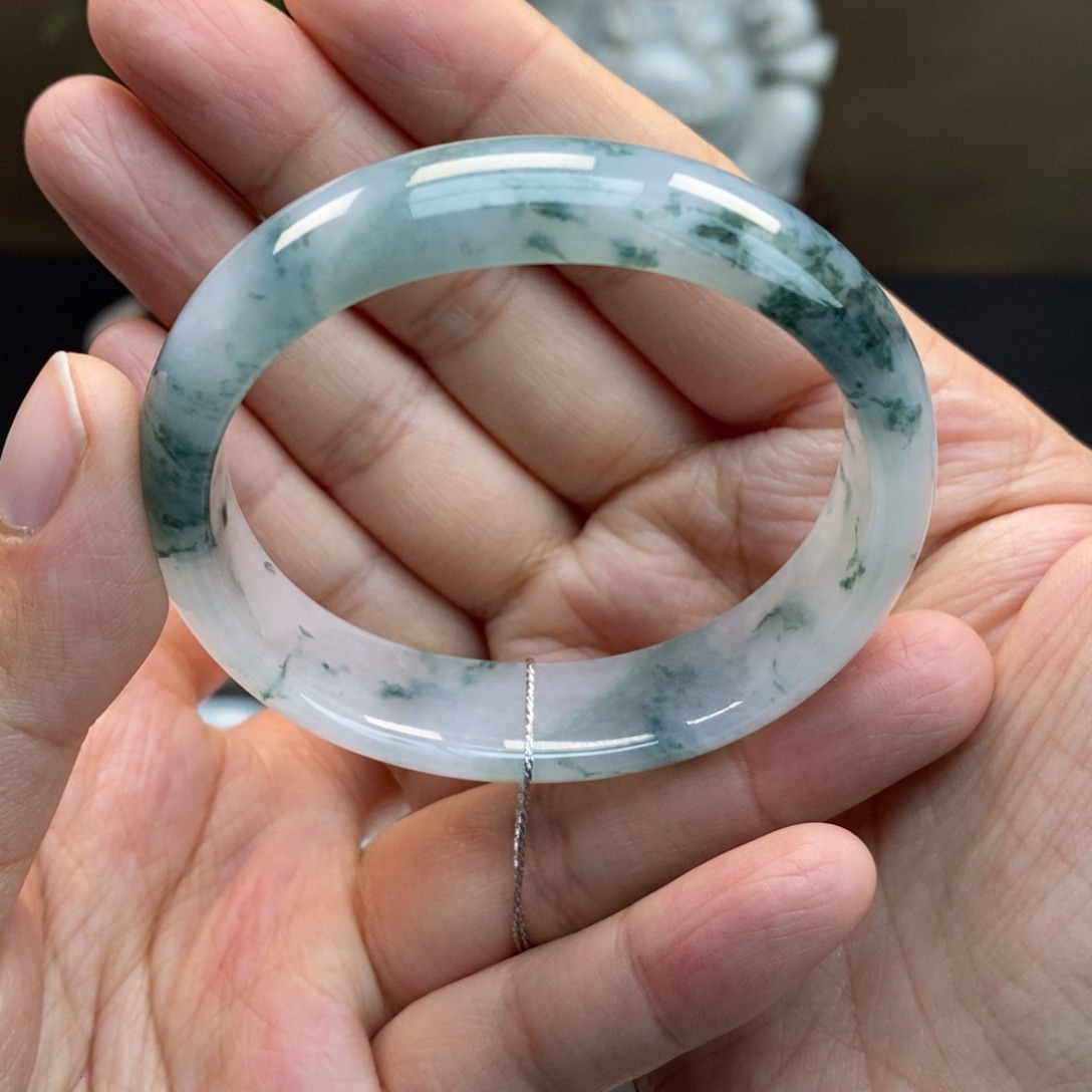 翡翠手镯未镶嵌天然