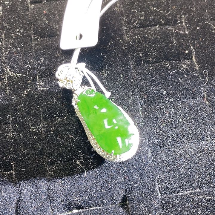 翡翠颈饰未镶嵌98，